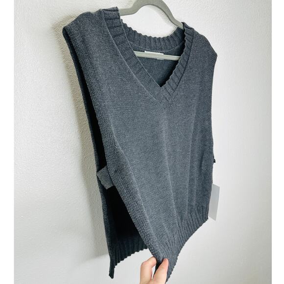 NWT Mod Ref Gunmetal Gray V-Neck Open Side Sweater Vest L - Picture 1 of 14